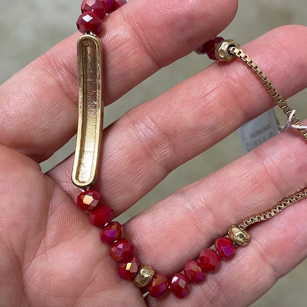 🌴Red Beaded Boho Bracelet with Gold Bar - Picture 6 of 10